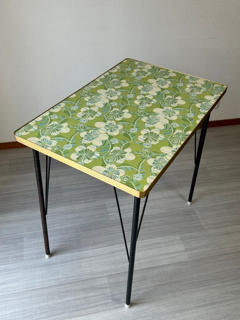 昭和レトロ　ポップ　花柄　鉄脚テーブル　ヴィンテージ　作業台　ダイニング　机
