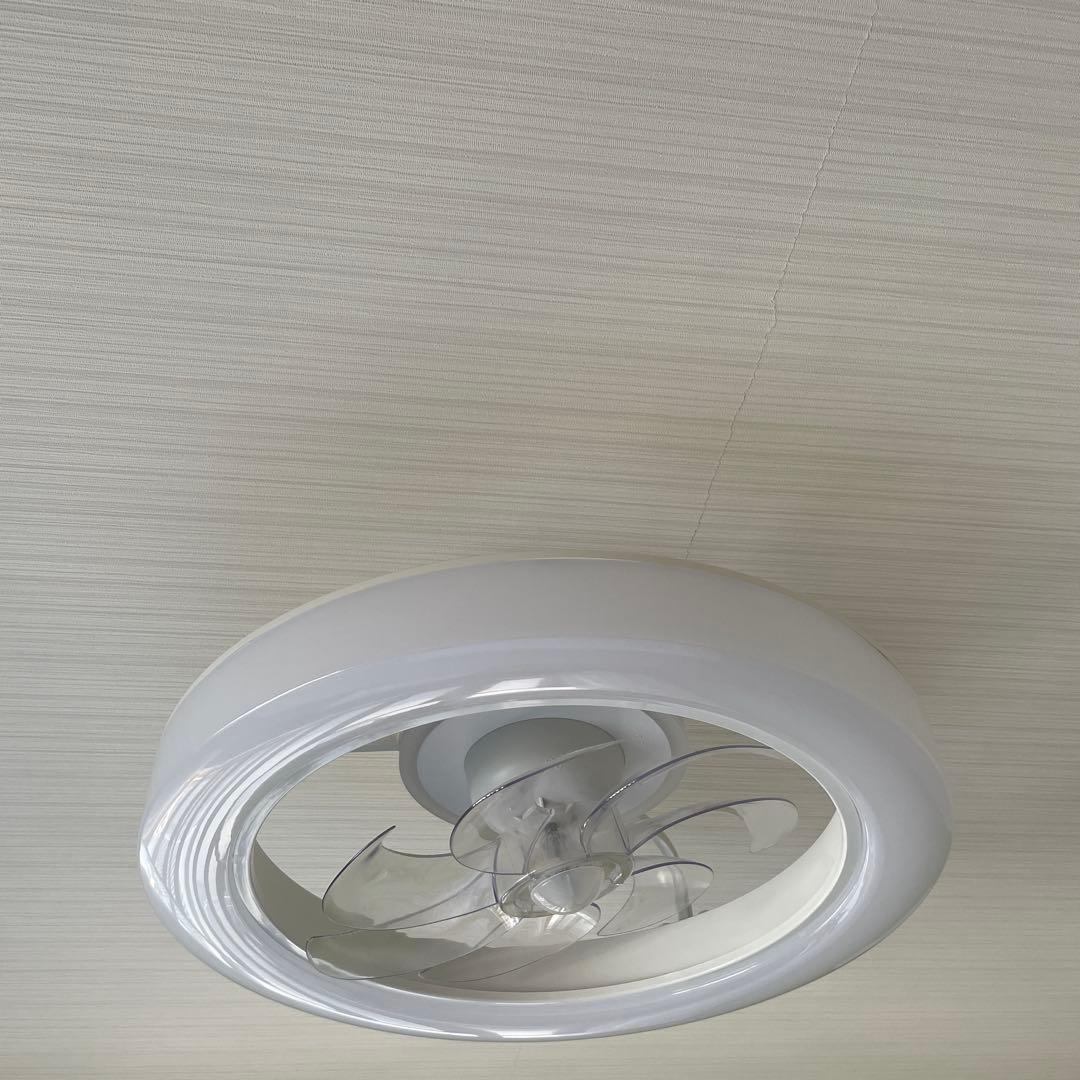 ホワイトシーリングファン 5枚羽根 円形デザイン