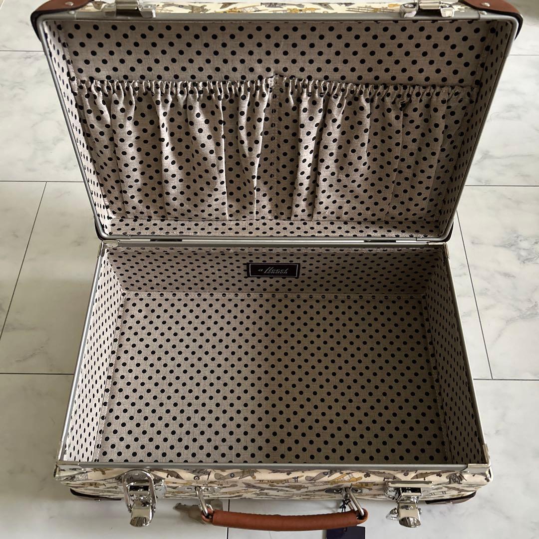 LIBERTYリバティプリントを使用したトランク