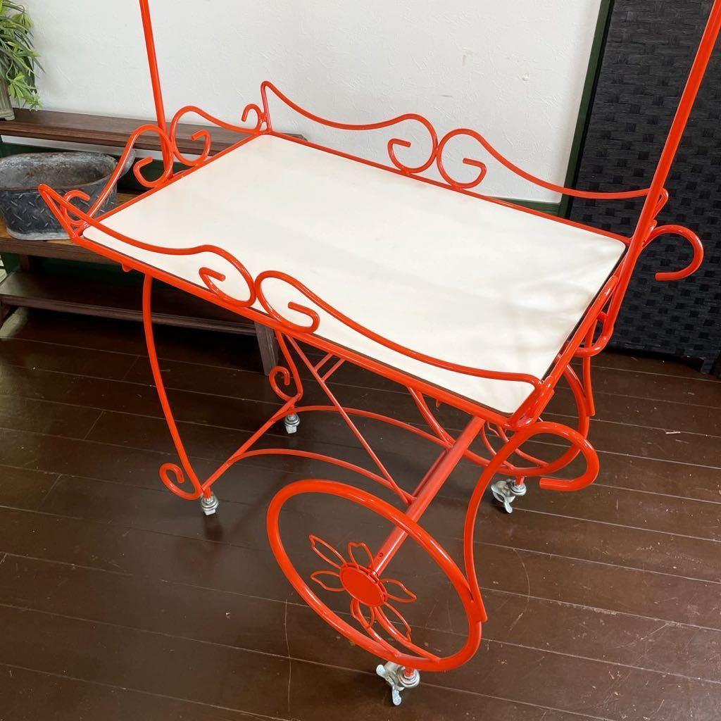 r118 ディテールにこだわったエレガントな雰囲気のワゴン ディスプレイワゴン