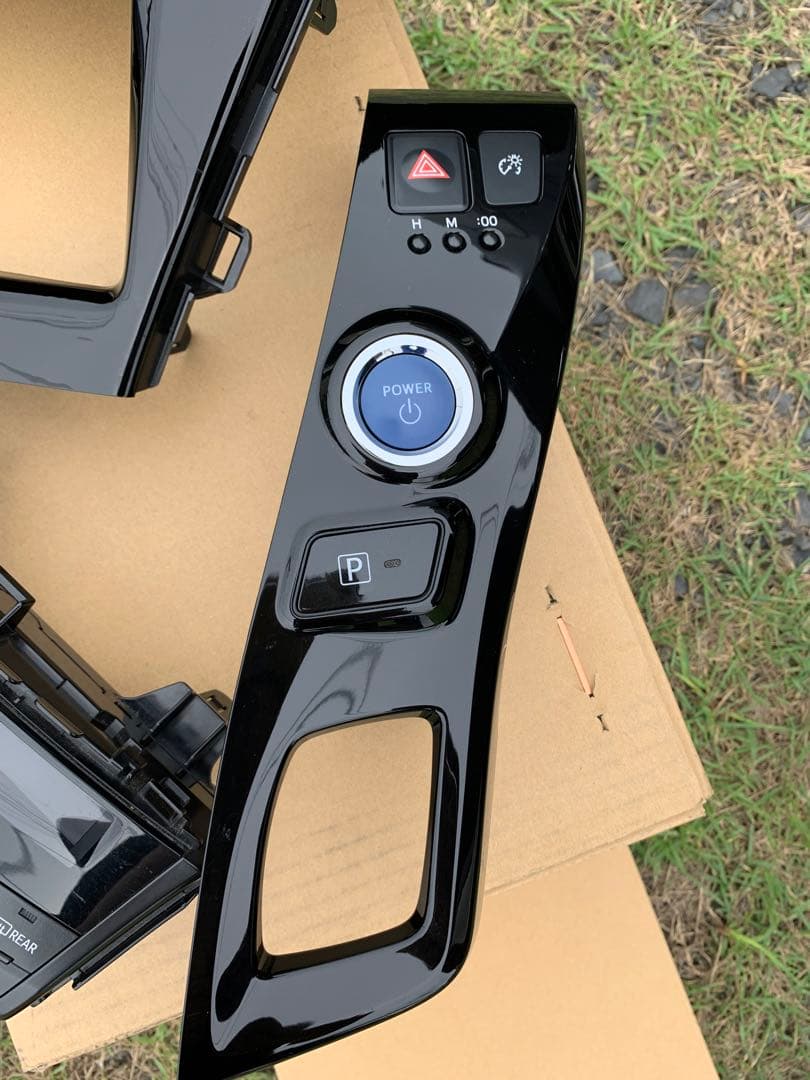 【a1a2a3a4a】プリウスα センターパネルセット 打ち替え