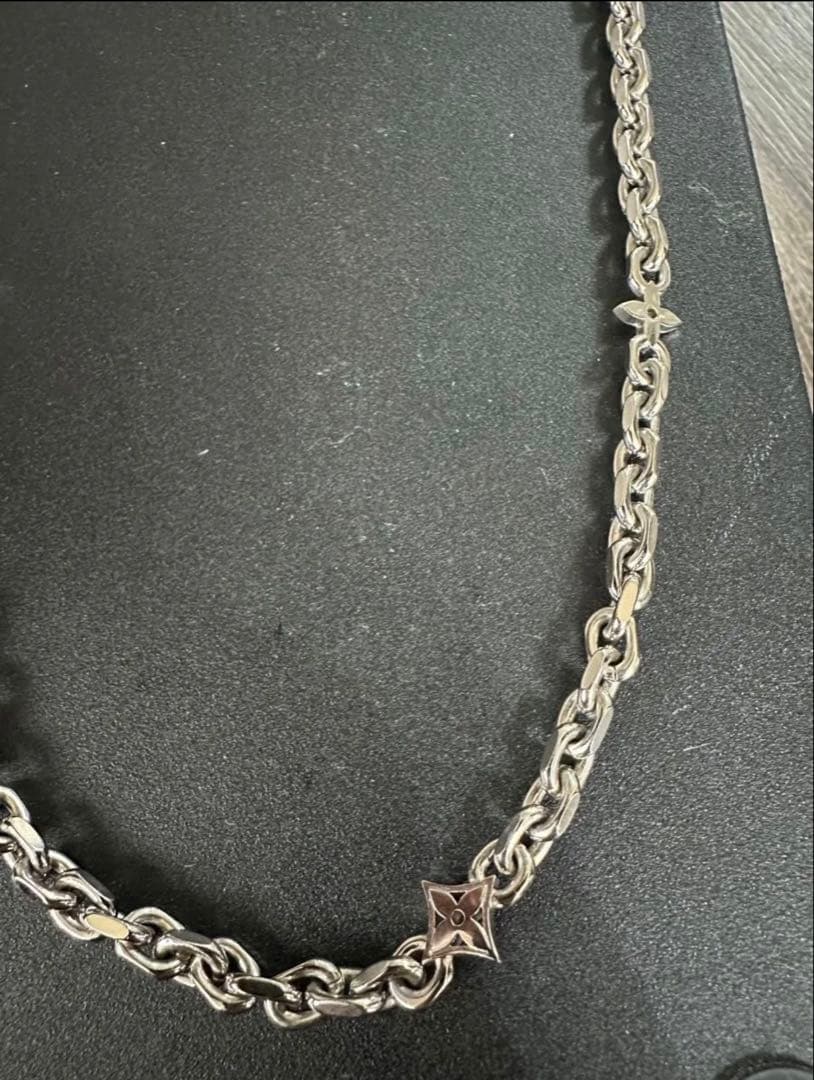 LOUIS VUITTON シルバーネックレス