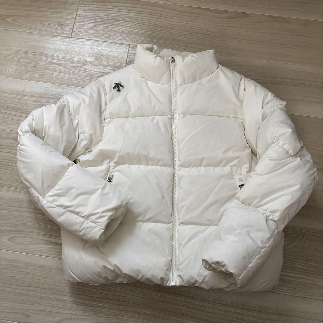 デサント　ホワイト ダウンジャケット 新品