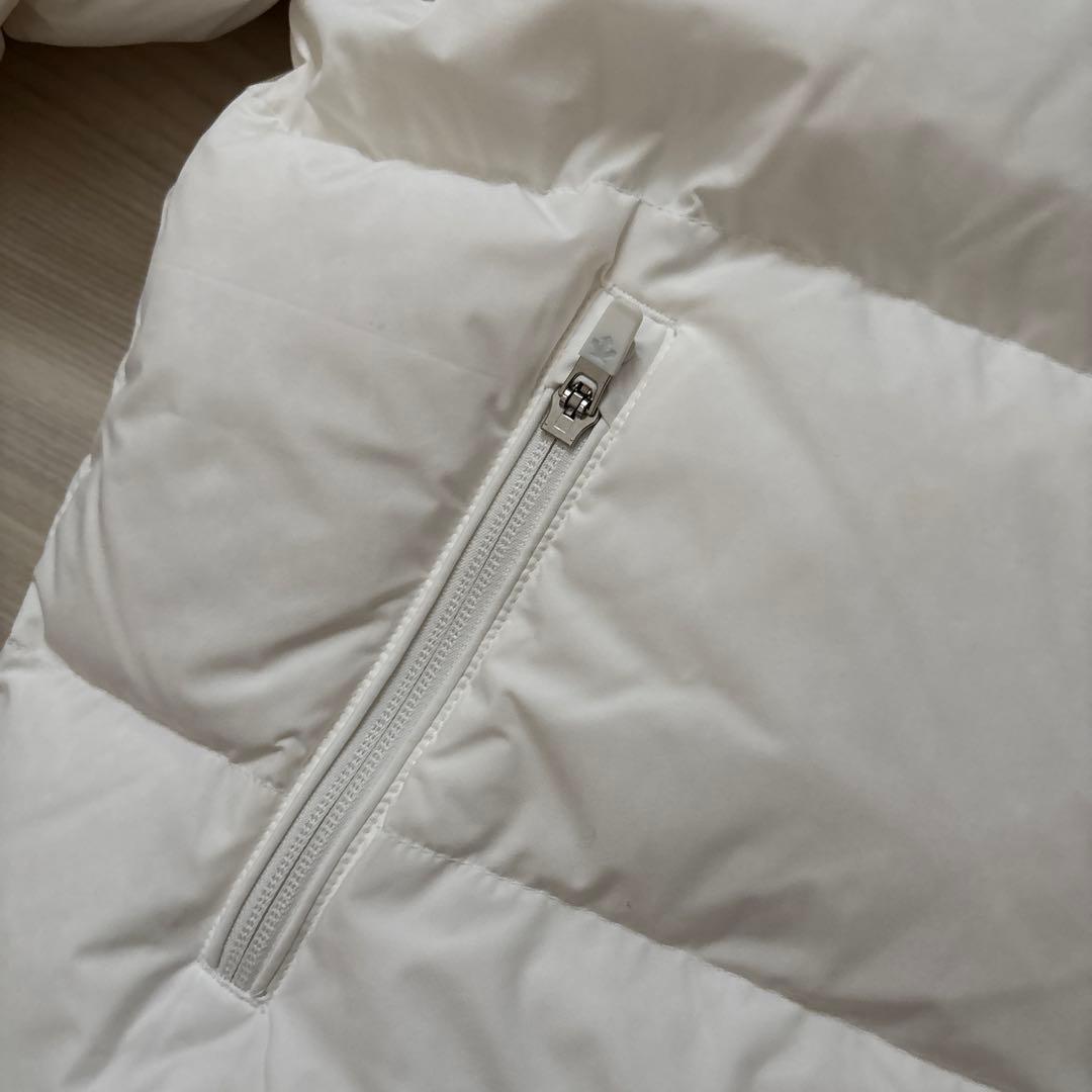 デサント　ホワイト ダウンジャケット 新品