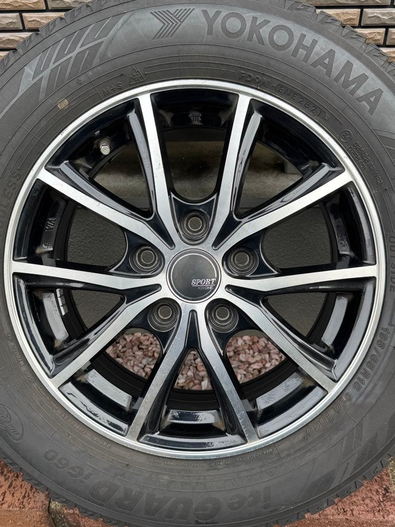 1/4から発送YOKOHAMA スタッドレス195/65R15 タイヤホイール付