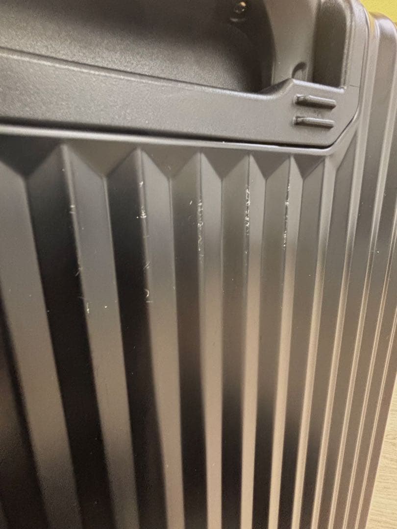 ほぼ新品です！！ブラック アルミニウム キャリーケース