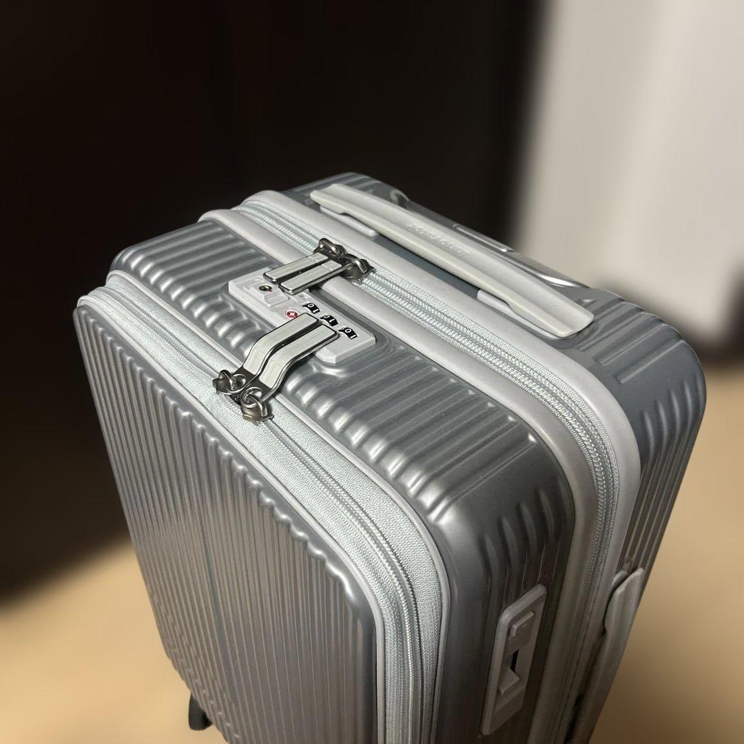 【超美品1回使用のみ】イノベーターキャリーケース　INV50