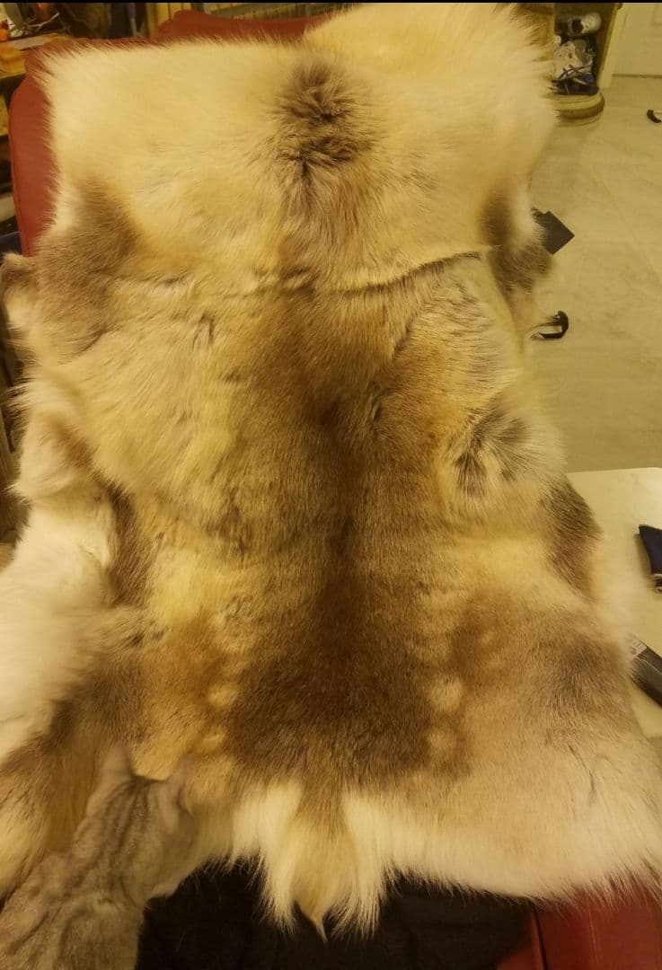 ​極美品 トナカイ 毛皮 フィンランド産 ラグ 大判・臭いなし