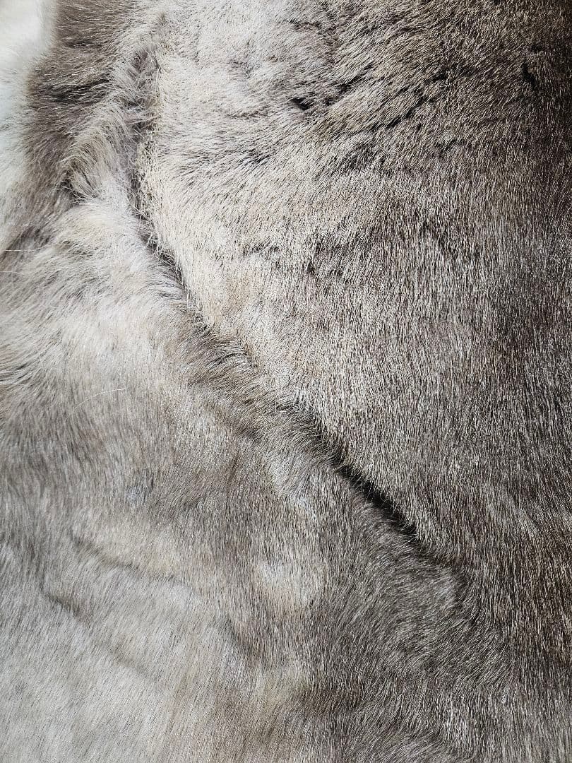 ​極美品 トナカイ 毛皮 フィンランド産 ラグ 大判・臭いなし