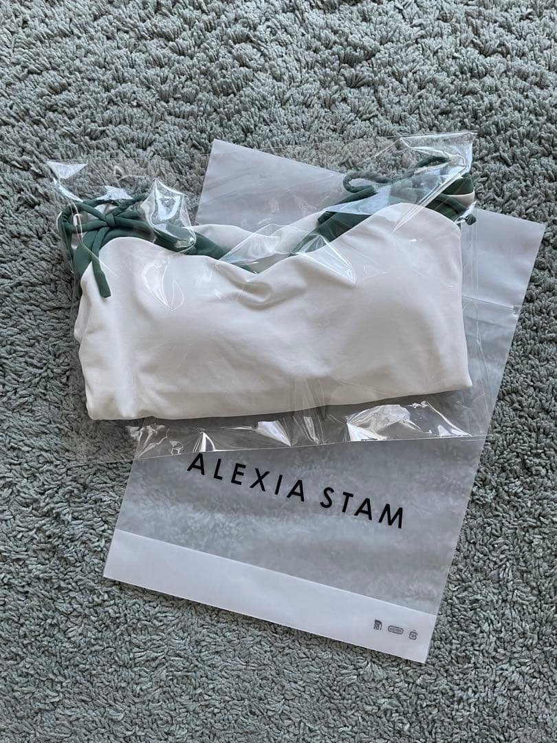 アリシアスタン　ワンピース水着　Mサイズ