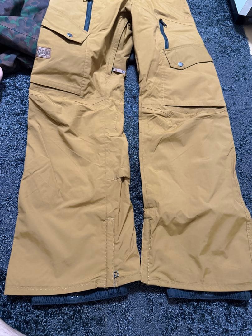 HOLDEN ホールデンanalog スノーボードウェア　上下セット　Sサイズ