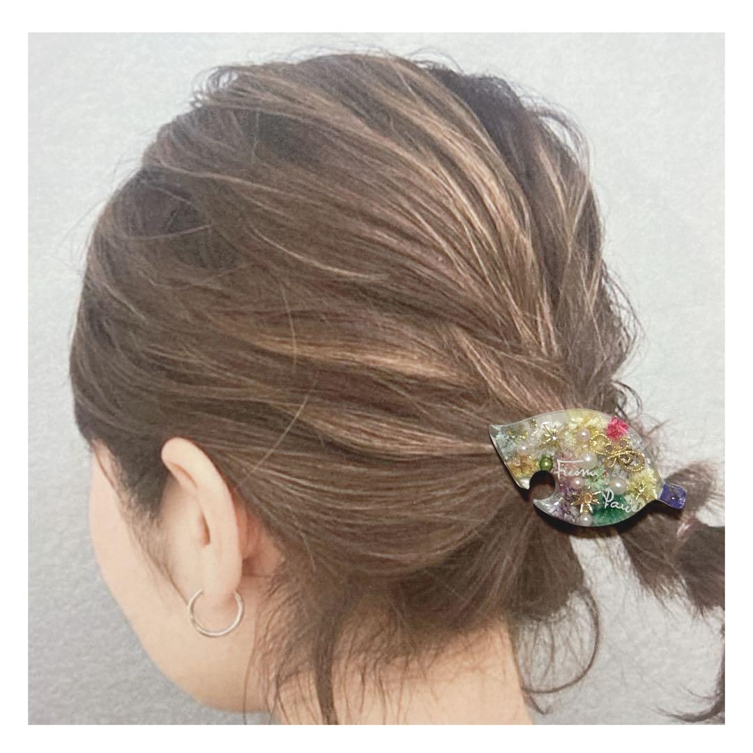 No 961❣️素敵なかすみ草入りリーフレジンヘアゴム❣️٩(๑❛ᴗ❛๑)۶❣️
