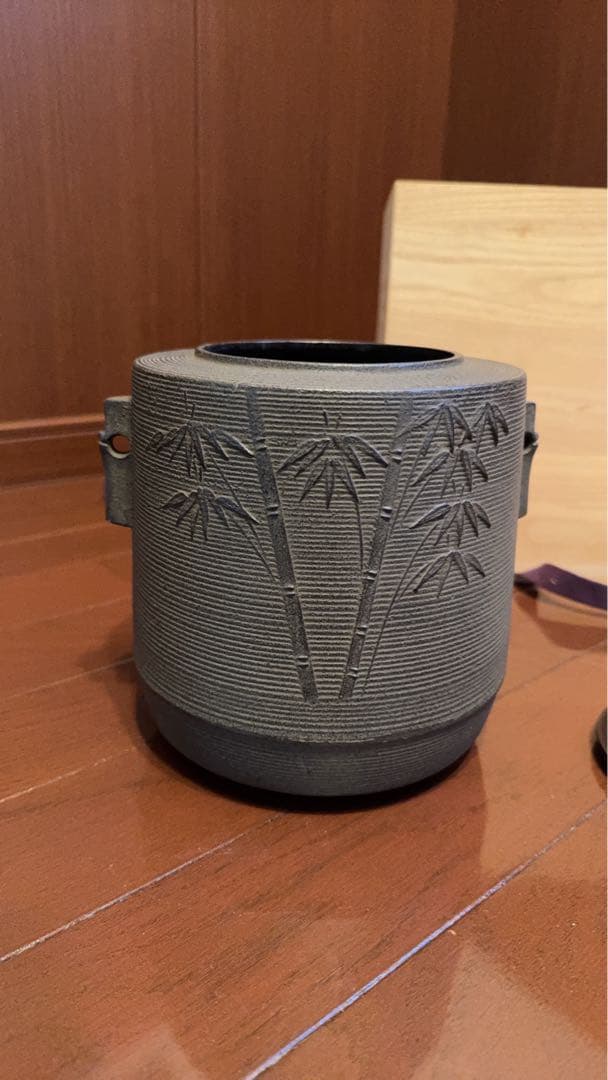 竹模様の鉄製茶釜 木箱付き