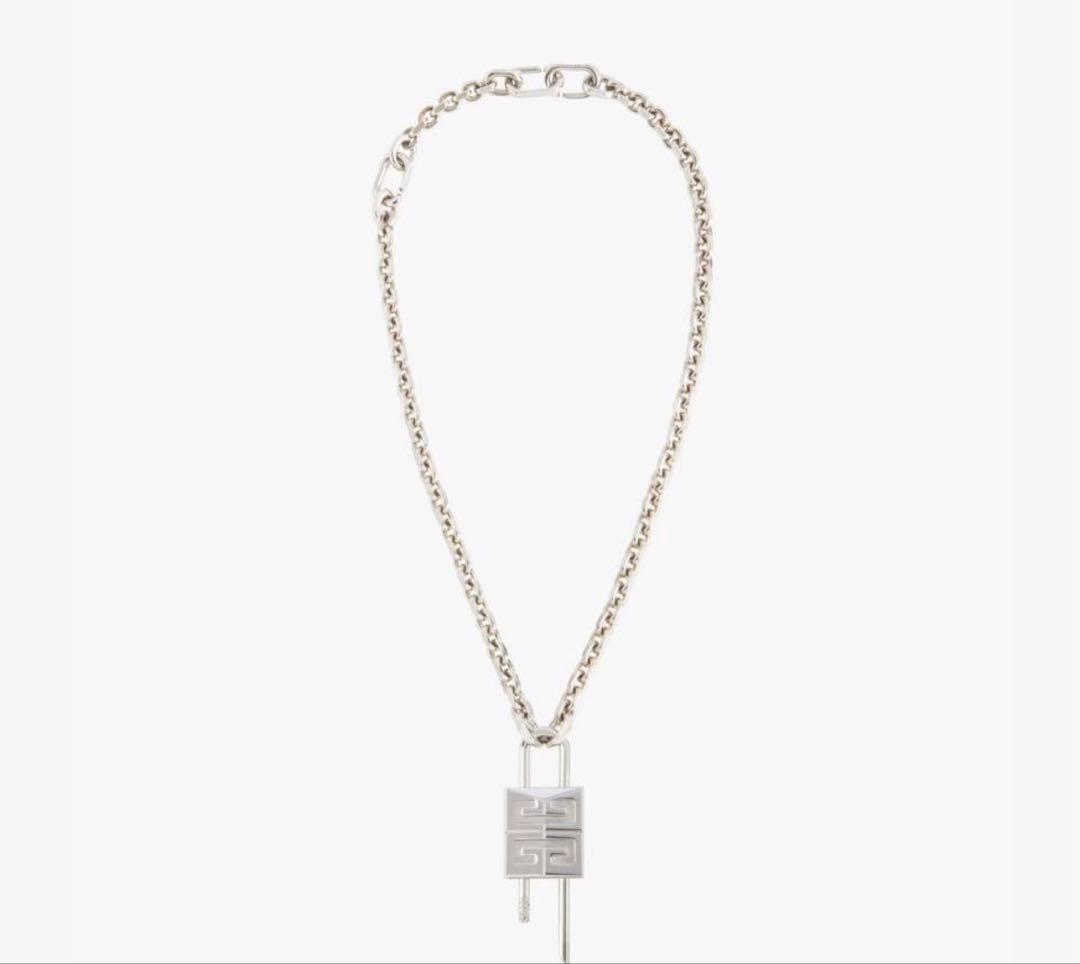 GIVENCHY シルバー ロックネックレス