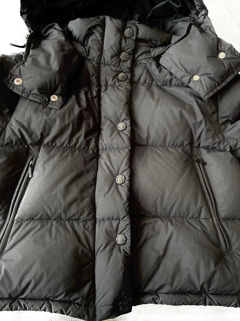 MONCLER モンクレール ショート丈ダウンジャケット 黒