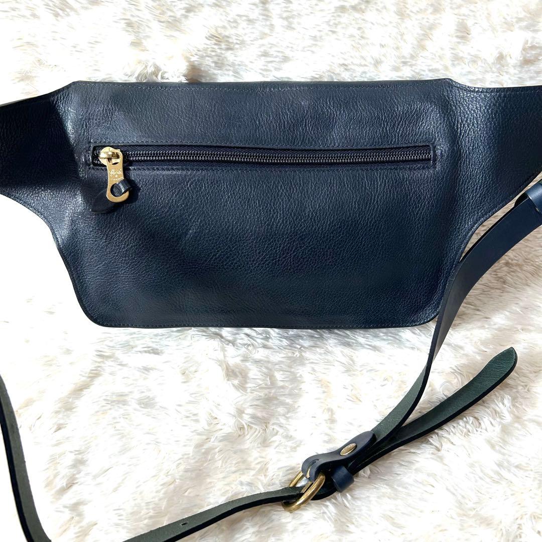 即完売品✨イルビゾンテ　ボディバッグ　ウエストポーチ　シボ革　斜め掛け　ネイビー