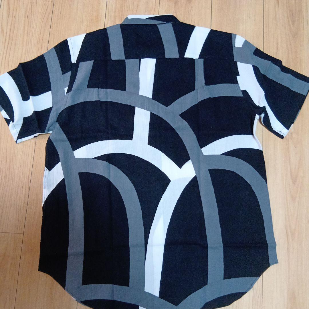 sou sou deportare　半袖シャツ　新品未使用品