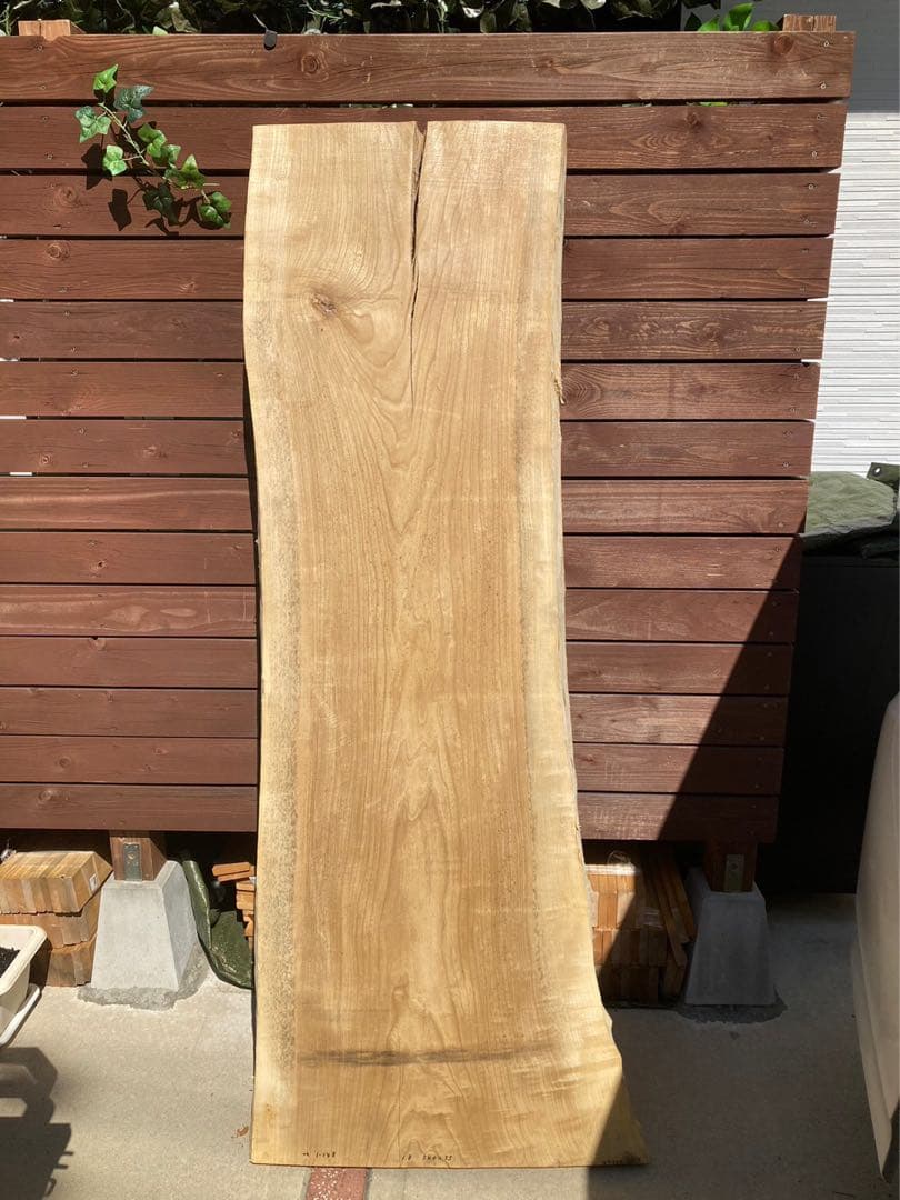 栓一枚板②　ダイニングテーブルやカウンターなどに