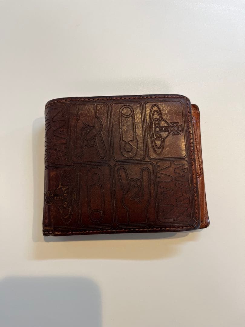 Vivienne Westwood VWK672水牛本革　二つ折り財布　ビビアン