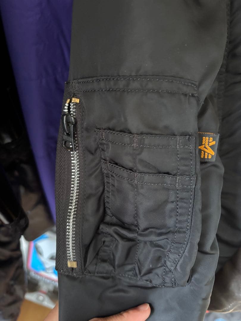 アルファインダストリーズma-1 swag fuckthisindustry