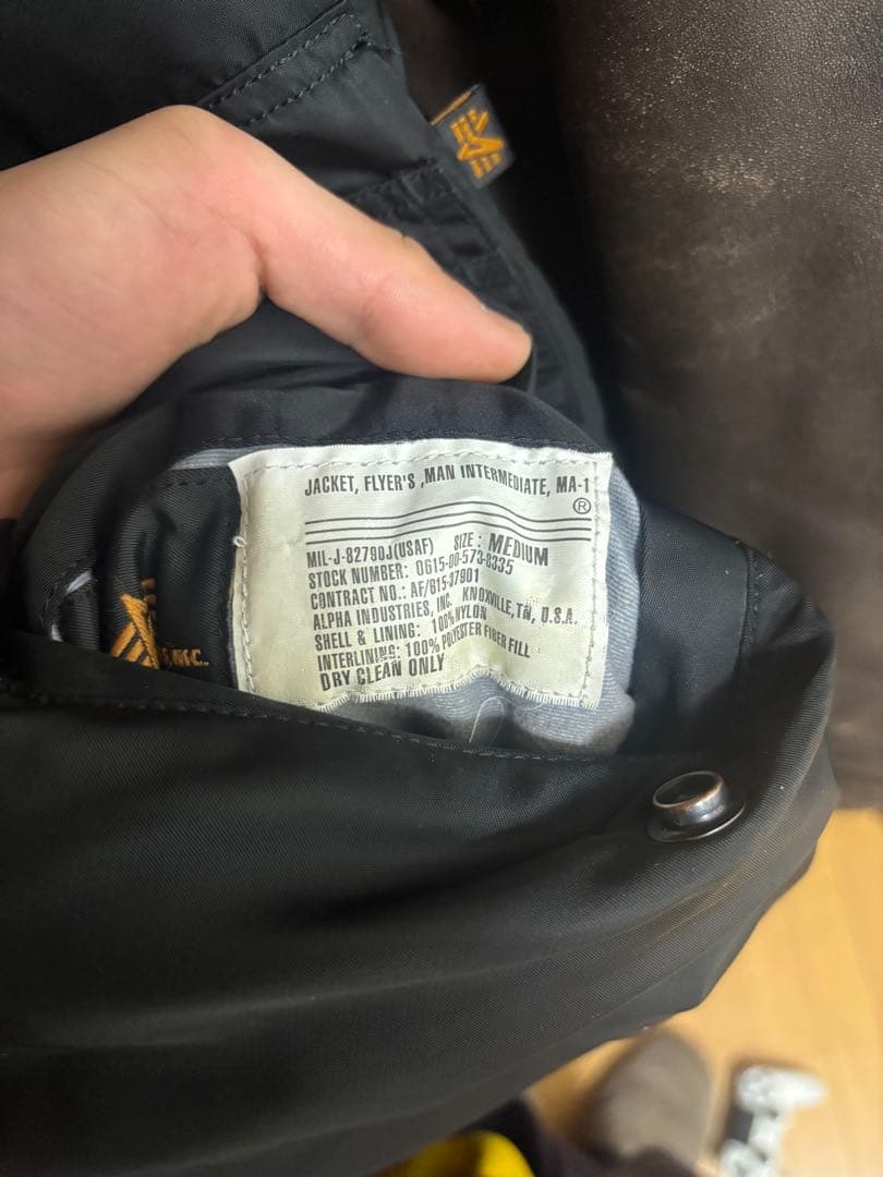 アルファインダストリーズma-1 swag fuckthisindustry