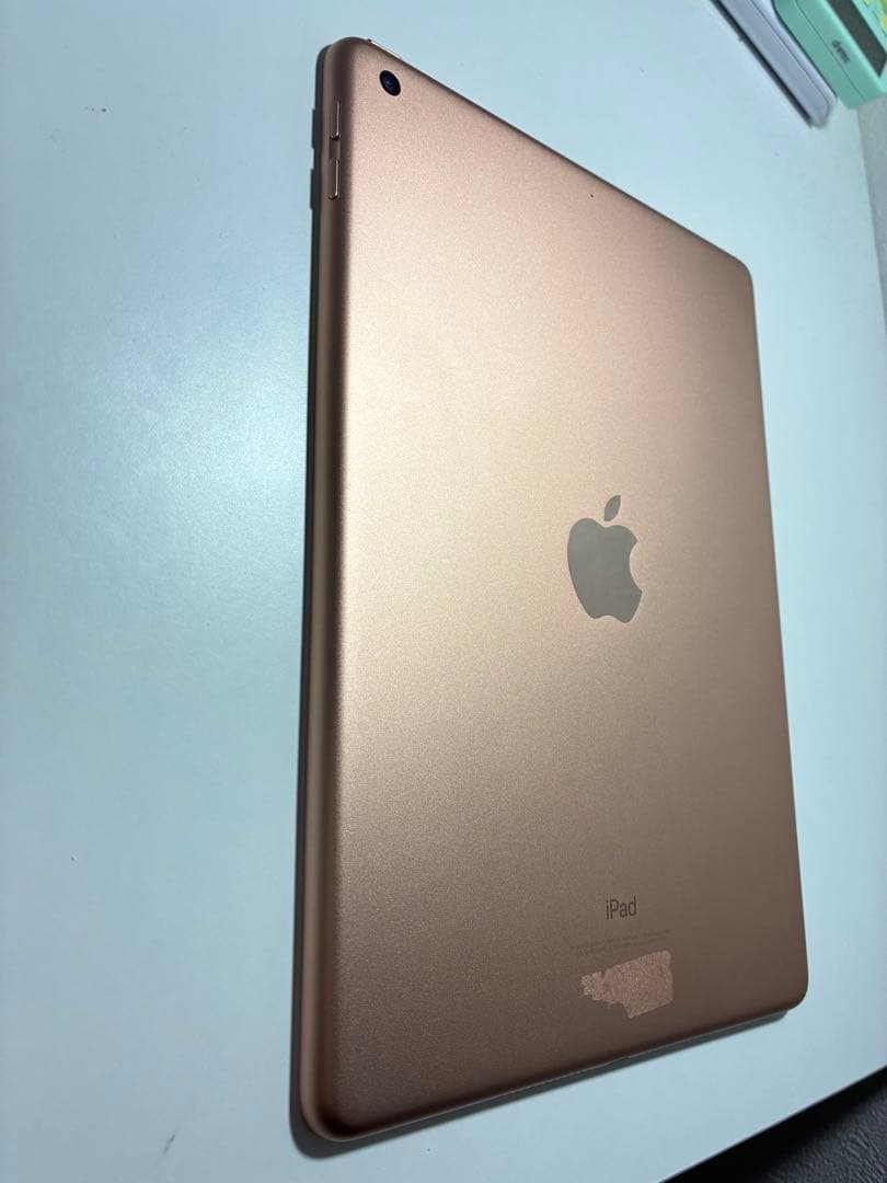 iPad第6世代 32GB 本体