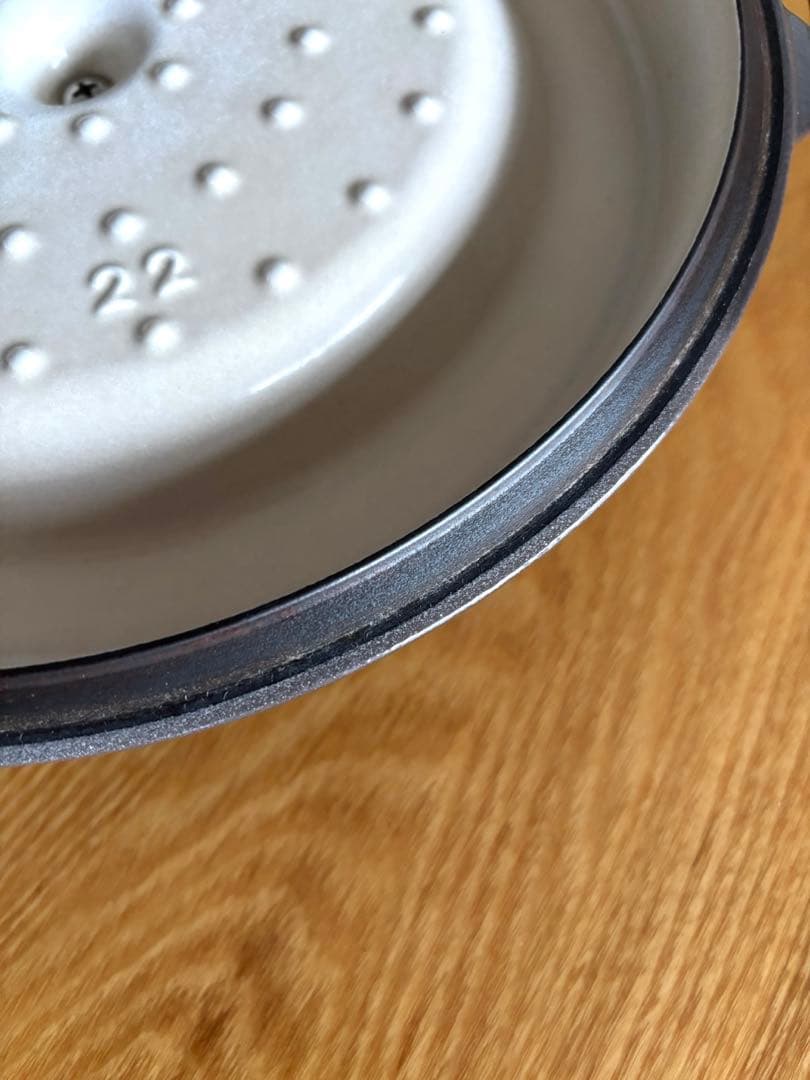 【美品】バーミキュラ　オーブンポットラウンド　22cm 両手鍋 パールブラウン