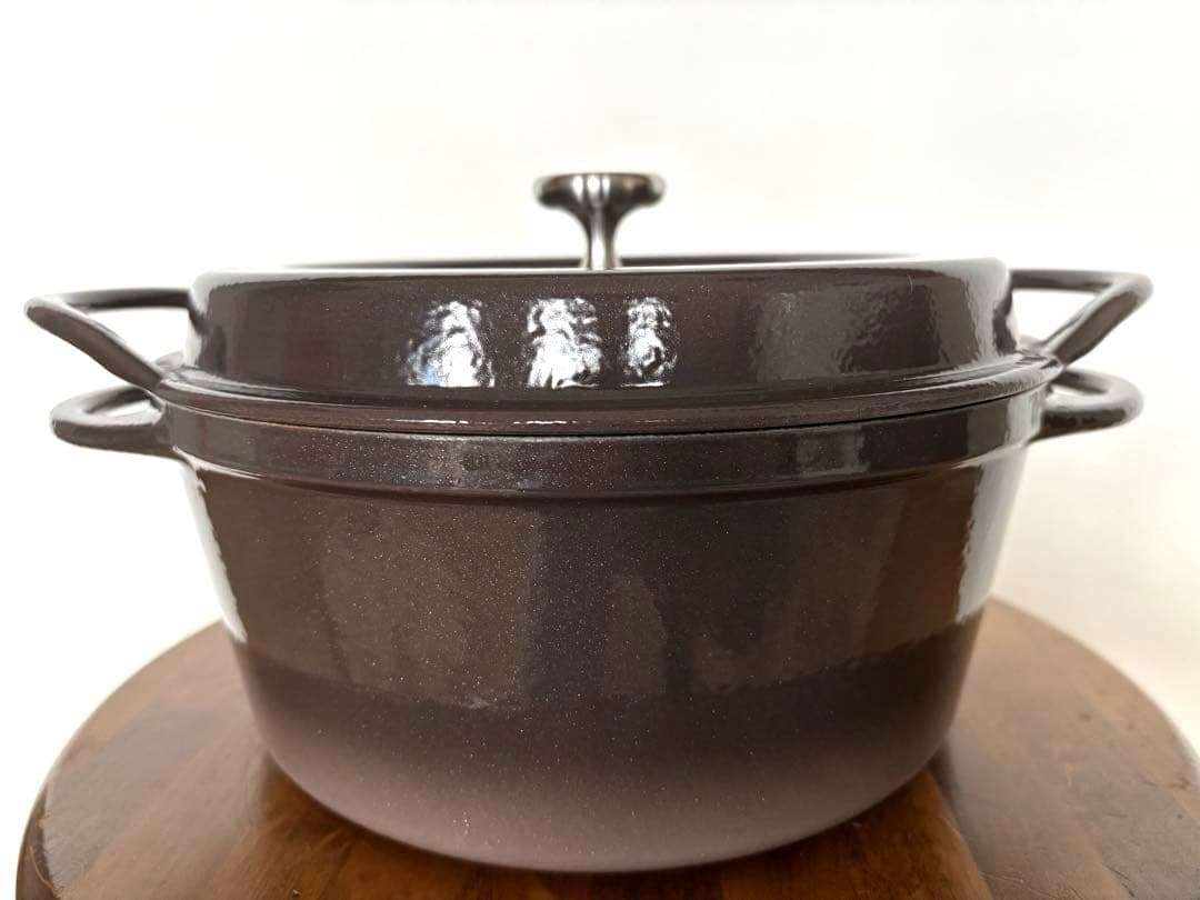 【美品】バーミキュラ　オーブンポットラウンド　22cm 両手鍋 パールブラウン