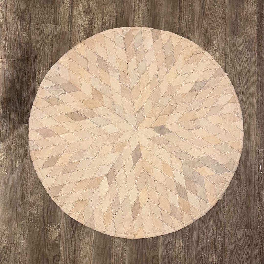 牛革のレザーラウンドラグ　オフホワイト