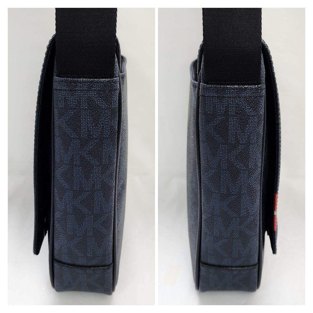 【美品】マイケルコース メッセンジャーバッグ ネイビー系 シグネチャー柄