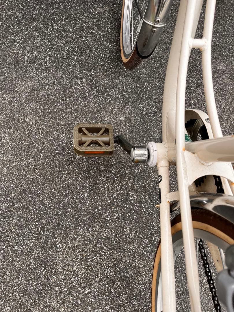 【Ki※】アサヒサイクル　女の子　クリーム色 20インチ 前カゴ付き