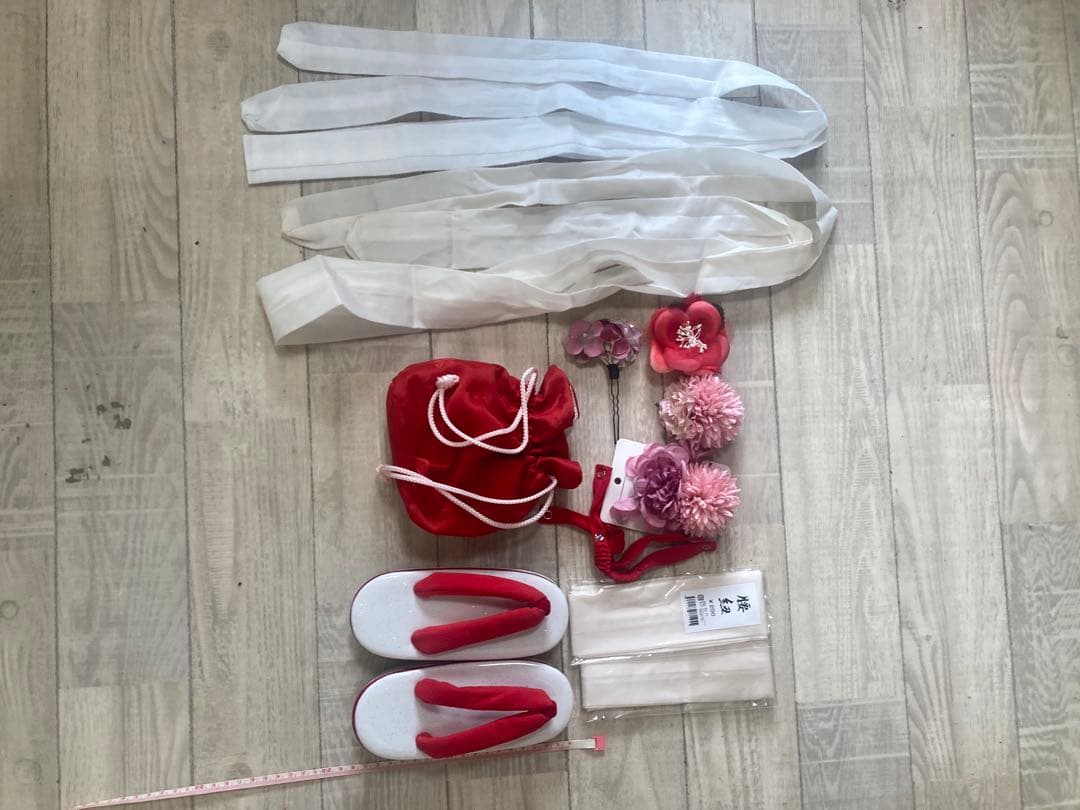 七五三　かわいい花柄着物(3〜5歳児女の子)フルセット アクセサリー多数付き