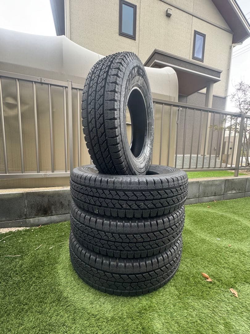 ◆新品送料無料◆BLIZZAK スタッドレスタイヤ 175R14 4本セット