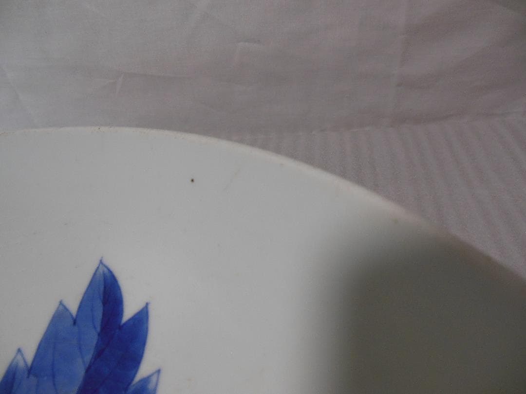 鍋島焼　染付牡丹文大皿（江戸後期）