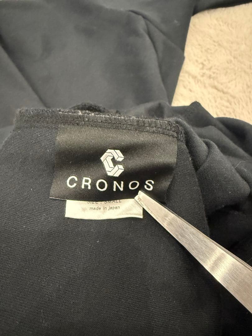 CRONOS ブラックパーカー フード付き　サイズS