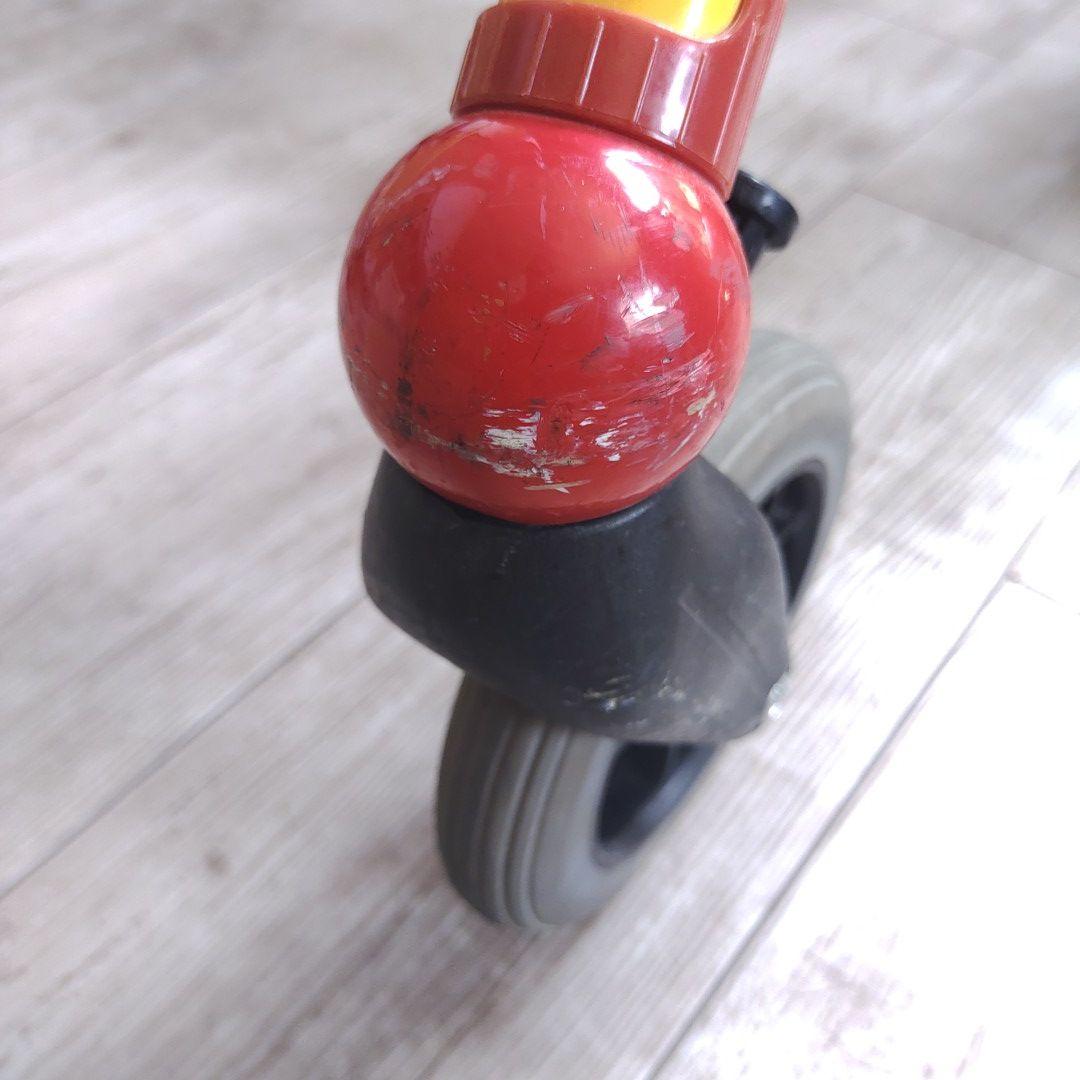 後方支持歩行器クロコダイル：障害児歩行器