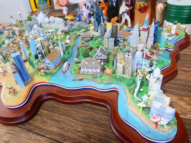 爆レア★アメリカ合衆国の立体 ダンバリーミント 東海岸～西海岸ランドマークが配置