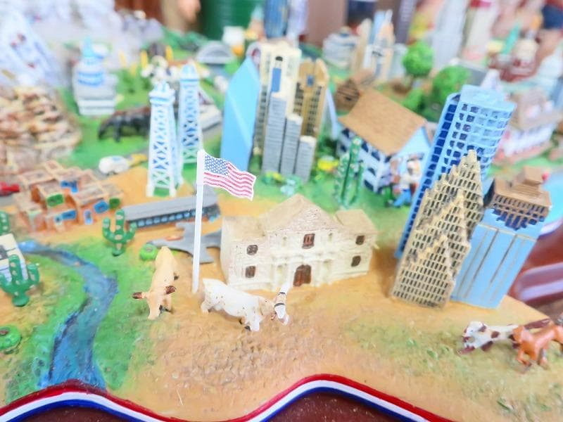 爆レア★アメリカ合衆国の立体 ダンバリーミント 東海岸～西海岸ランドマークが配置