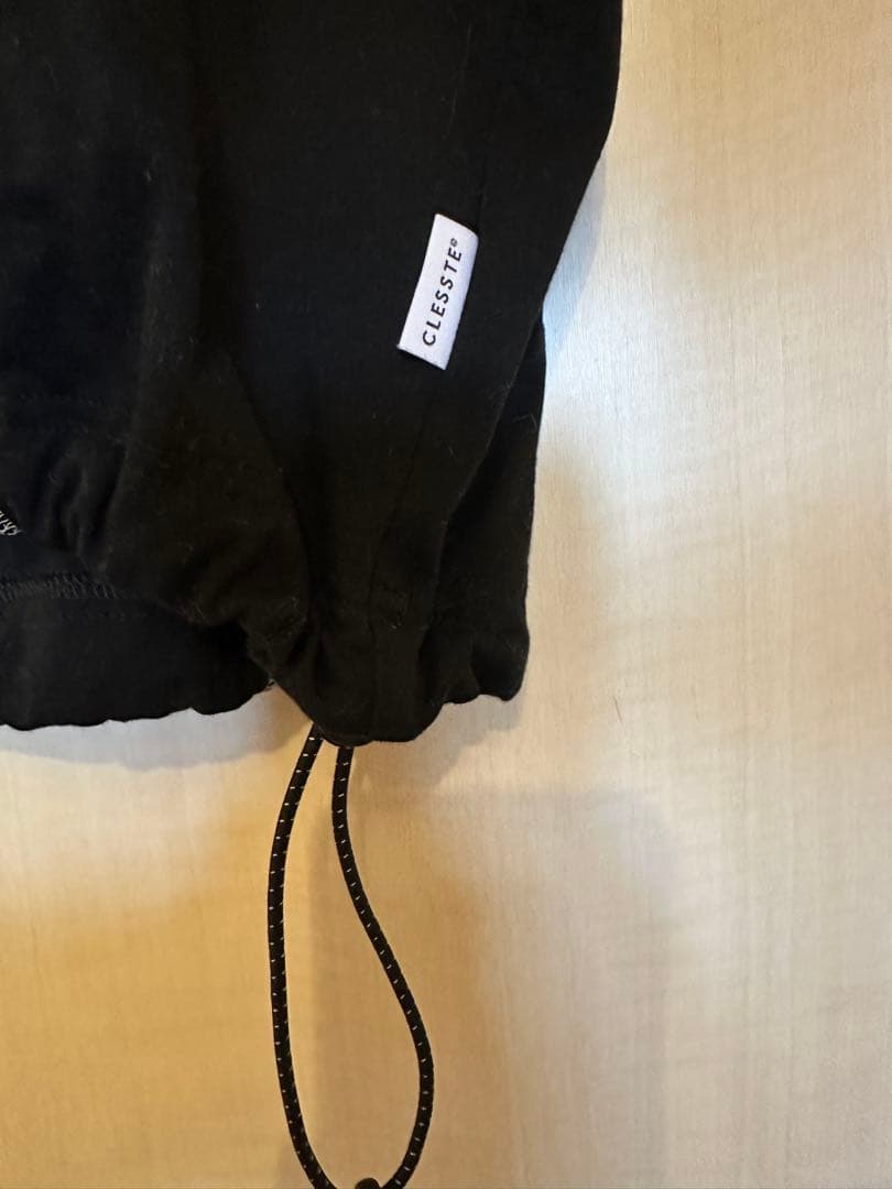 トップス clesste FUTURE T-SHIRT WITH DRAWSTRINGS