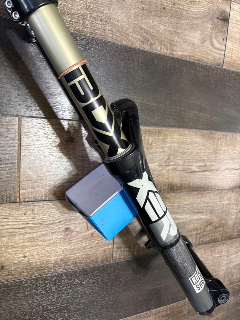 美品 ROCK SHOX ロックショックス BOXXER RC Φ20MAXLE