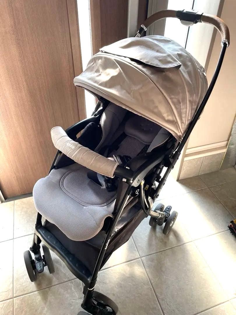 美品 Aprica アップリカ　ベビーザらス限定　ラクーナクッション