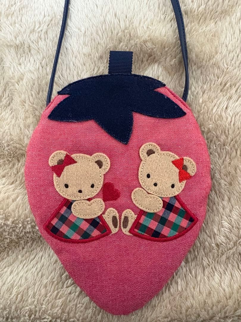 ファミリア　ポシェット　イチゴ