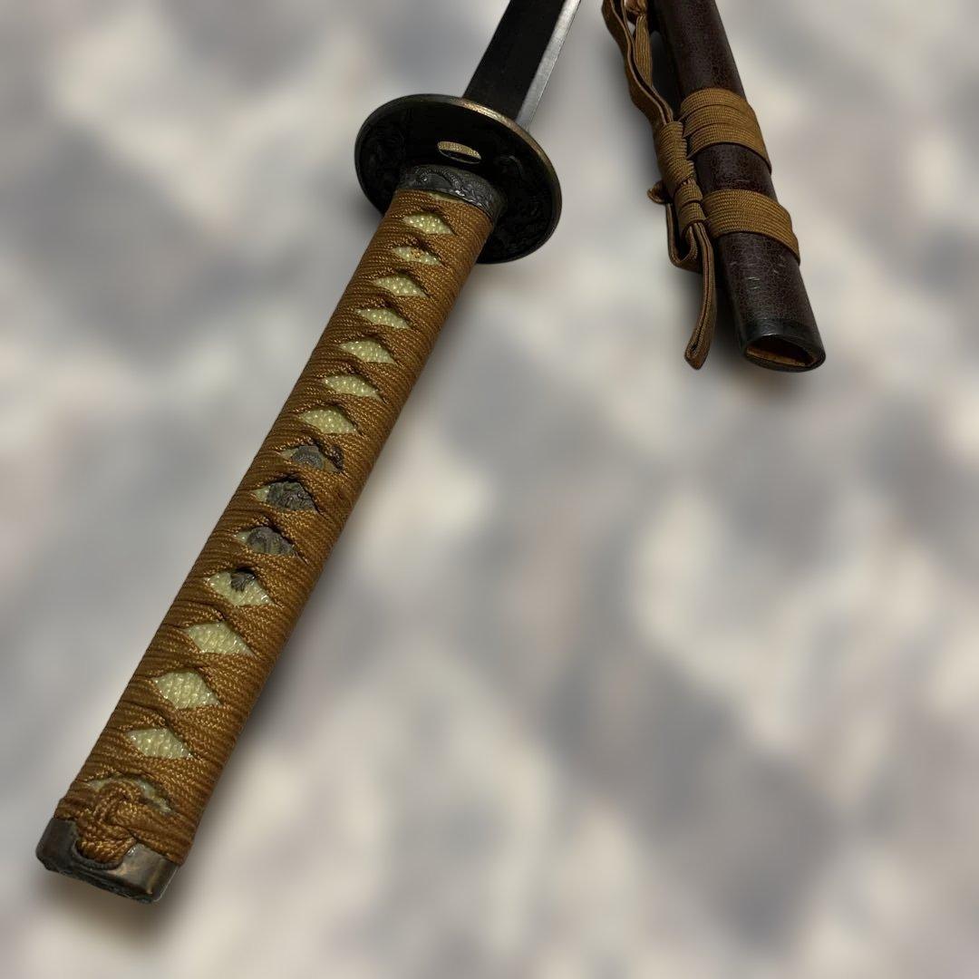 上級模造刀 茶柄 鶴松図楕円鍔 茶鱗鞘