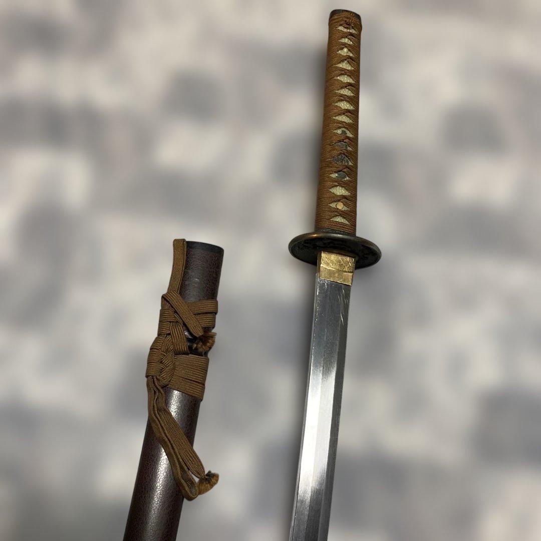 上級模造刀 茶柄 鶴松図楕円鍔 茶鱗鞘