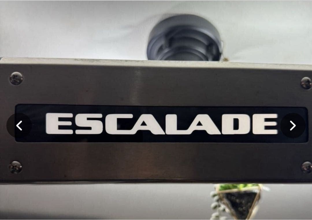 エスカレードロング　ESCALADE ESV 2004 LED スカッフプレート