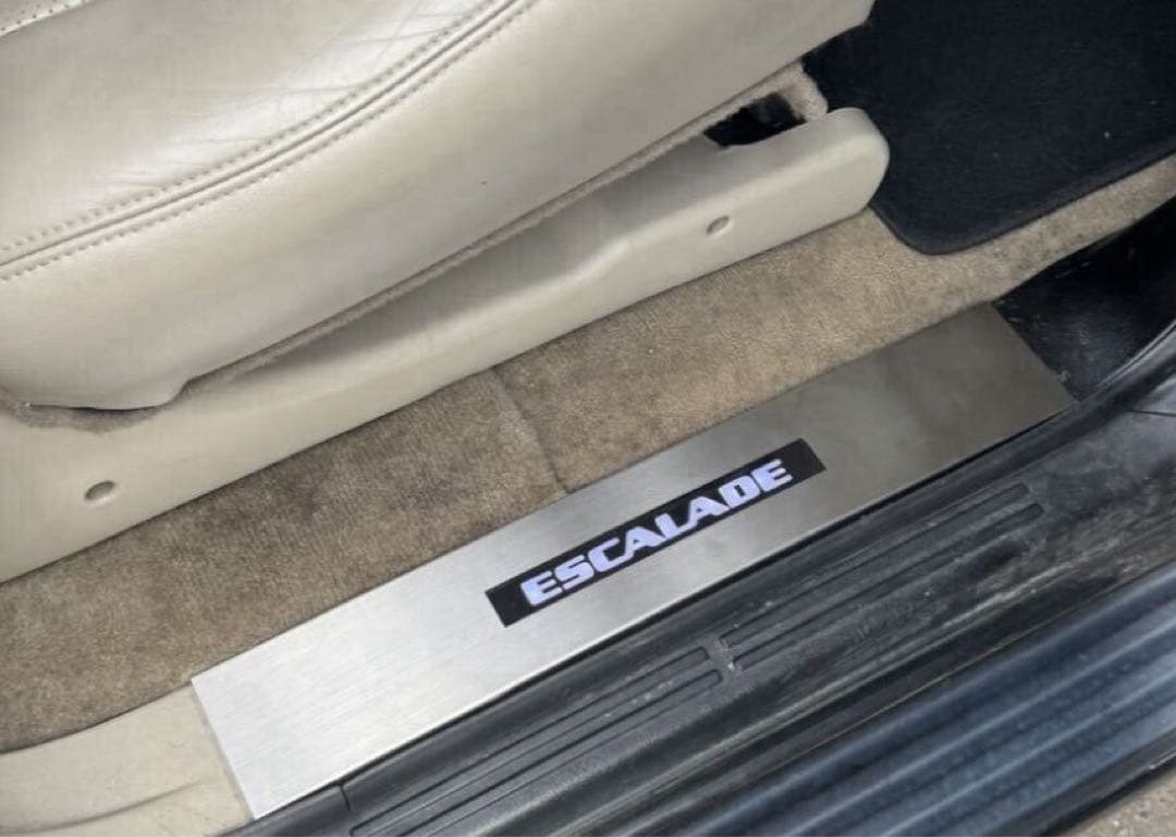 エスカレードロング　ESCALADE ESV 2004 LED スカッフプレート