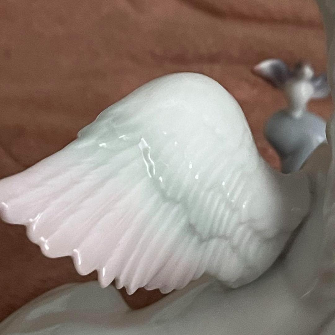 【海外限定】 リアドロ Lladro No.6242 小鳥と遊ぶペガサス 陶磁器