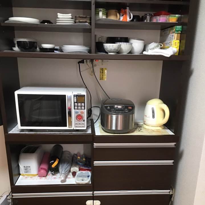 食器棚コンセント差しぐちあり