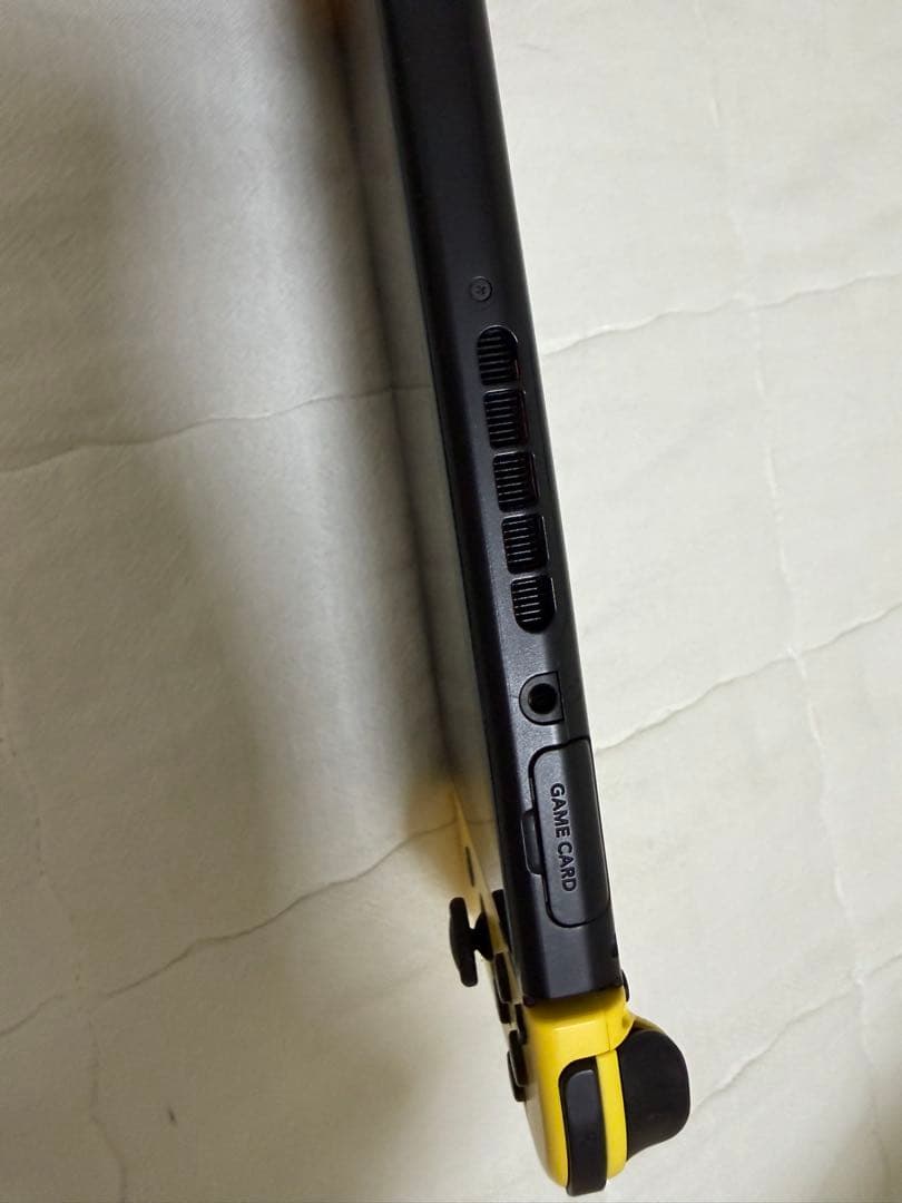 動作確認済み　Nintendo Switch ピカブイ　本体　ケース付き