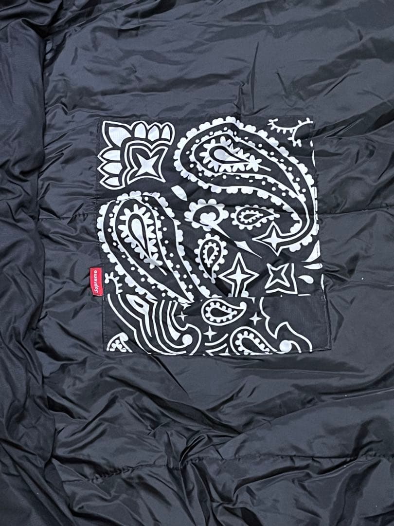 ノースフェイス　シュプリーム　寝袋　Supreme バンダナ柄　ブラック